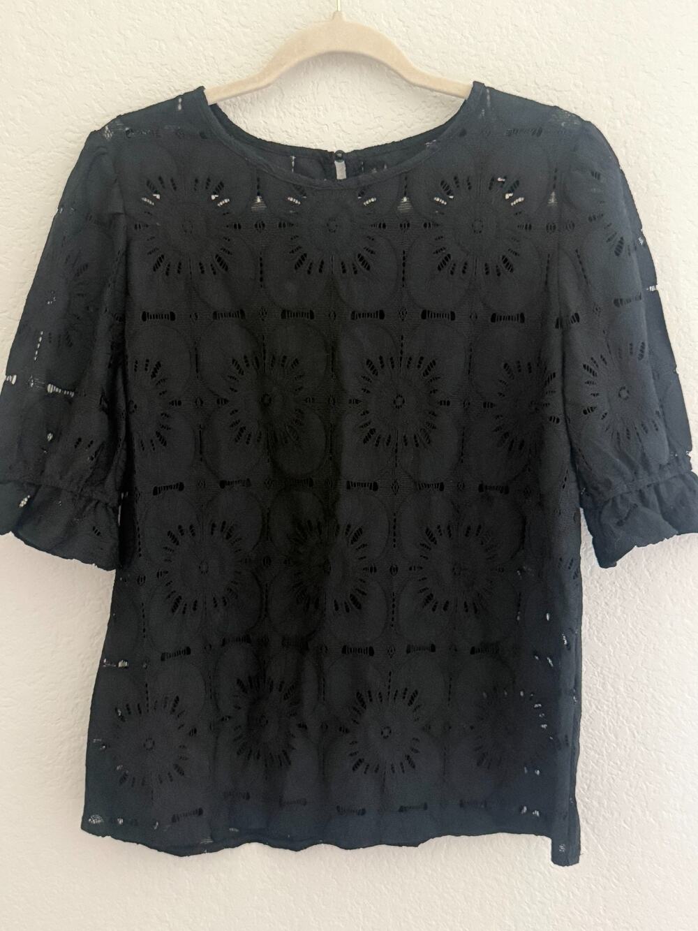 Womens Black Eyelet Lace Blouse Medium Floral Cutwork Puff Sleeve Cottagecore
